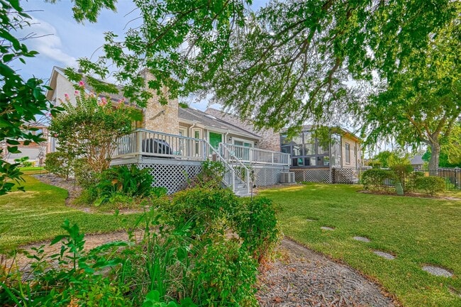 Building Photo - 131 Cove Cir