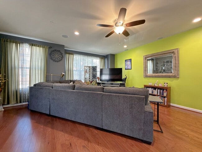 Building Photo - 2711 Coppersmith Pl