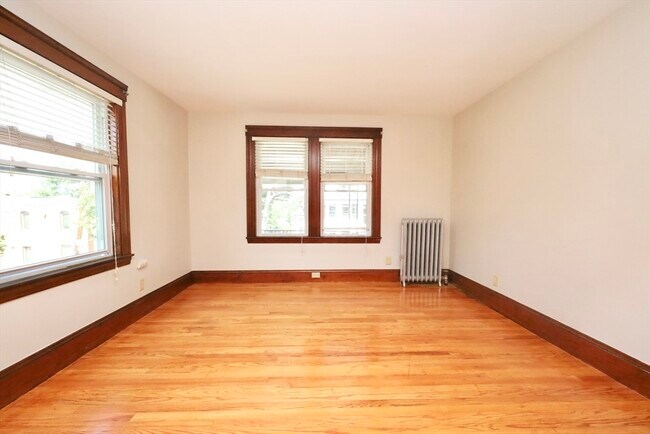 Building Photo - 360 Walden St