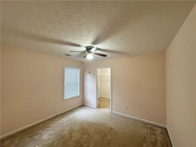 Building Photo - 665 Walnut Creek Dr NW