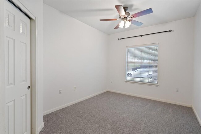 Building Photo - 7513 S Glenn St