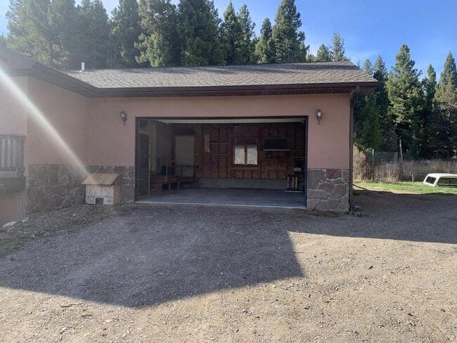 Building Photo - 10049 Little Prickly Pear Rd