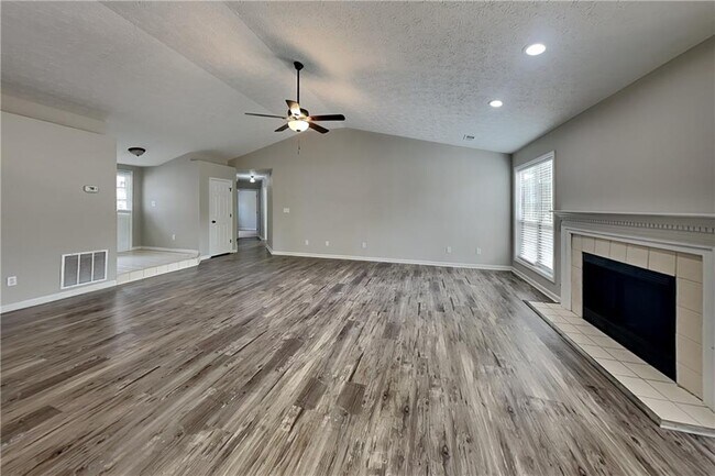 Building Photo - 4018 River Rock Way