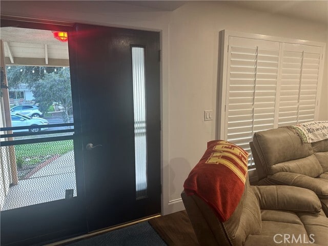 Building Photo - 9370 Somerset Dr