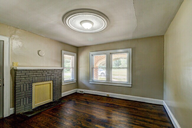 Building Photo - 1006 Delview Rd