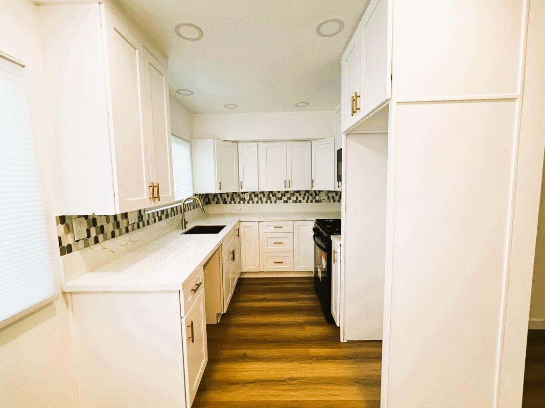 Building Photo - 13811 La Pat Pl