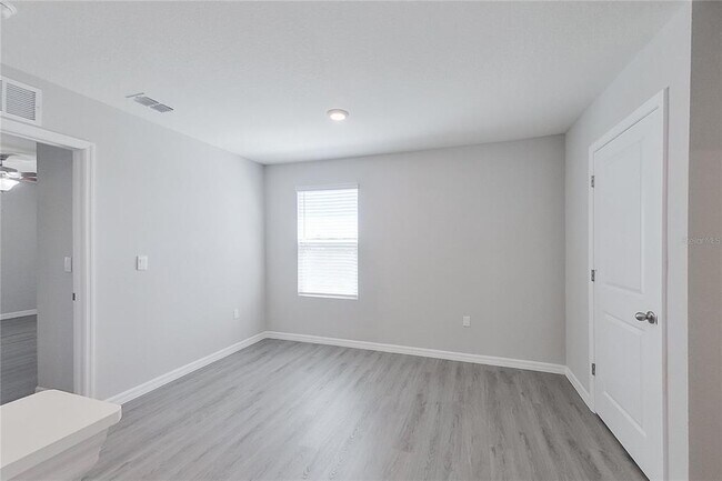 Building Photo - 8704 SW 44th Ct