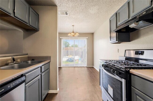 Building Photo - 1220 Orchard Park Cir