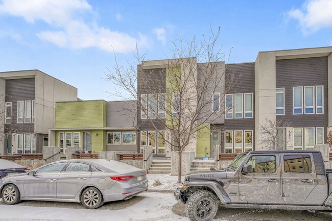 Building Photo - $3,145.95- 3 Bed, 3.5 Bath Townhome in Denver with Central AC and In Unit Laundry