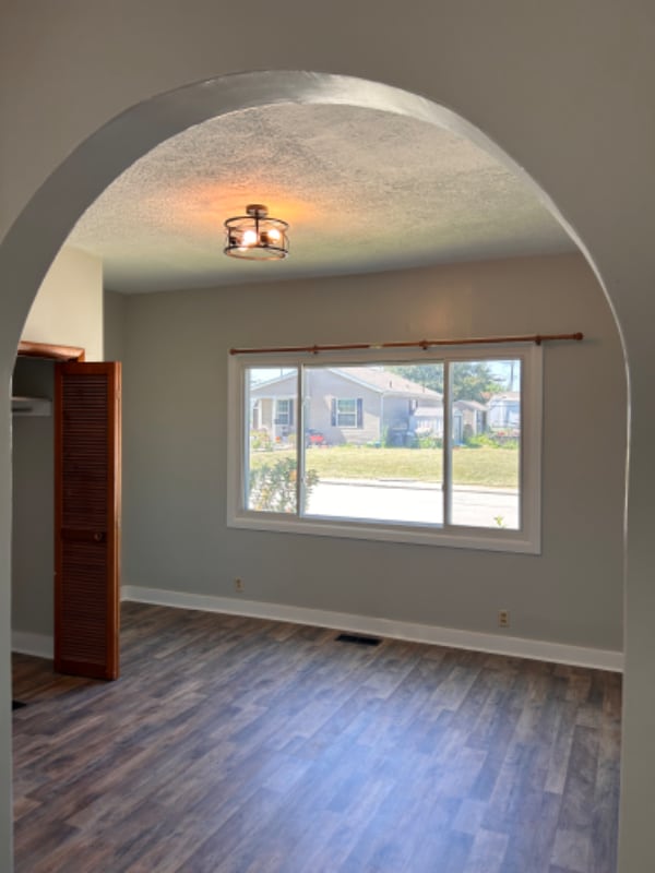 Building Photo - 115 3rd St