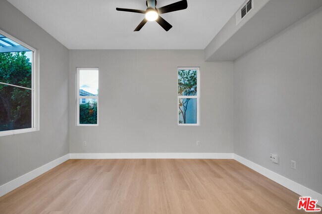 Building Photo - 24130 Tango Dr