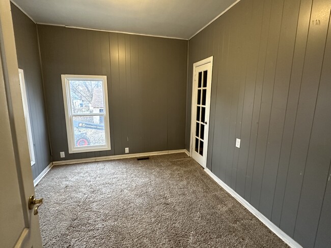 Bedroom 3 - 804 W Walnut St