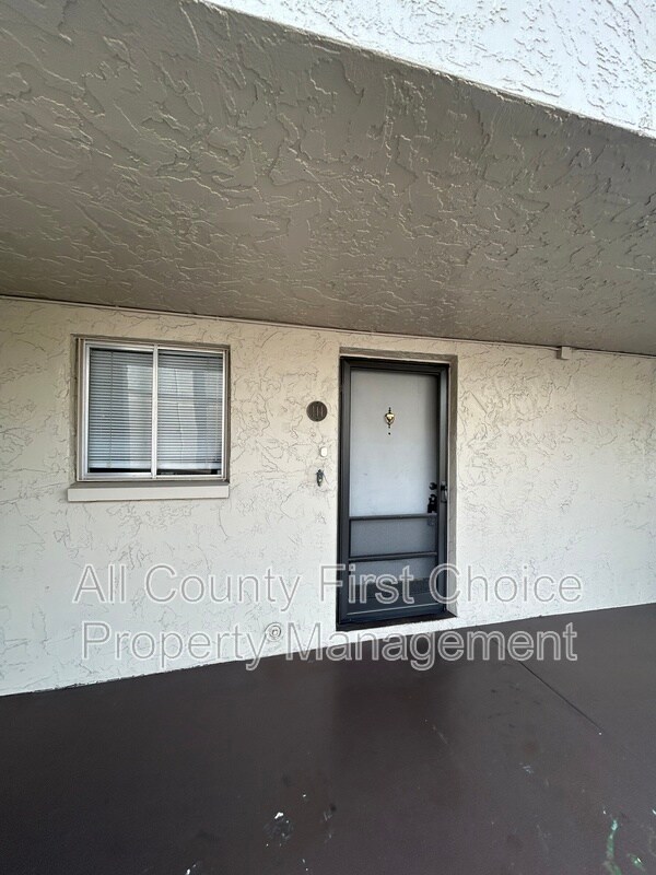 Building Photo - 215 Valencia Blvd