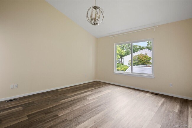 Building Photo - 220 Montauk Hwy
