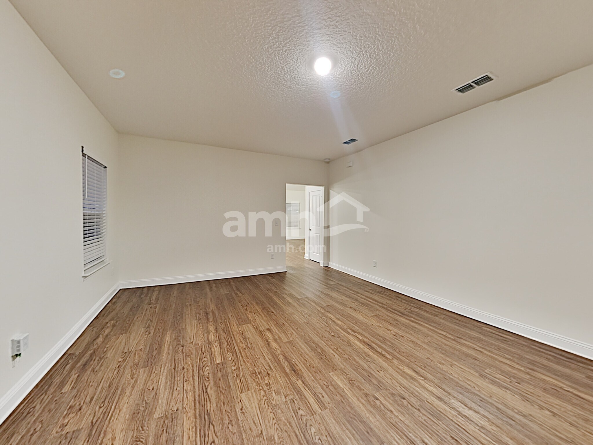 Building Photo - 3102 Creek Village Ln