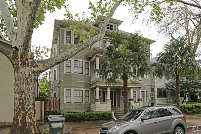 Building Photo - The Arlington