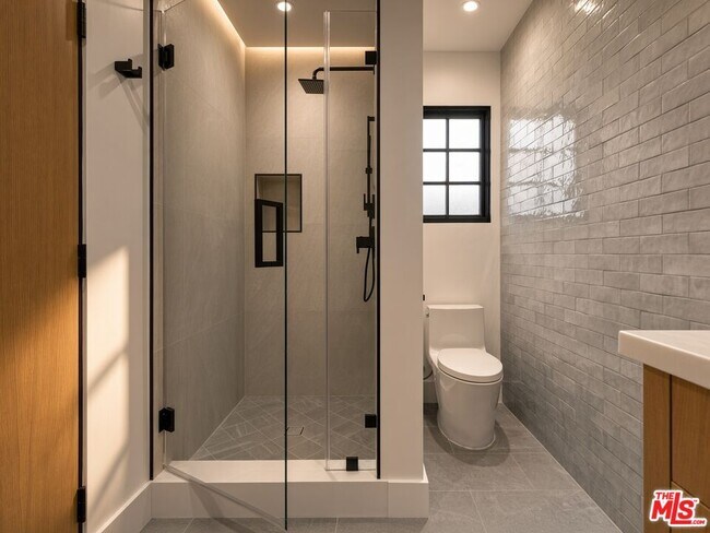 Building Photo - 3909 Villa Costera