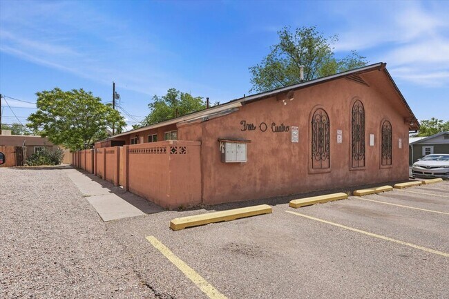 Building Photo - 304 Vassar Dr SE
