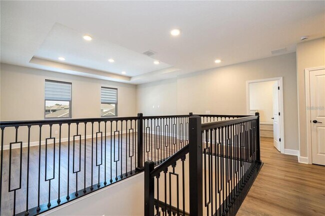 Building Photo - 5090 Shady Pnes Dr