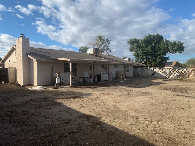 Building Photo - 4520 W Lynn Cir