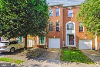 Building Photo - 11479 Carriage Gate Ct