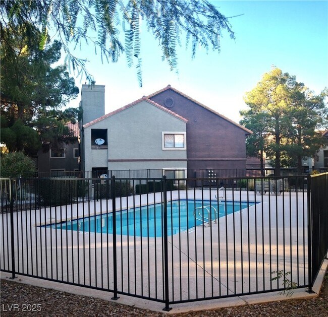 Building Photo - 5026 S Rainbow Blvd