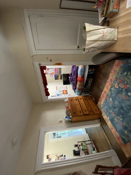 Building Photo - 61 Park Dr