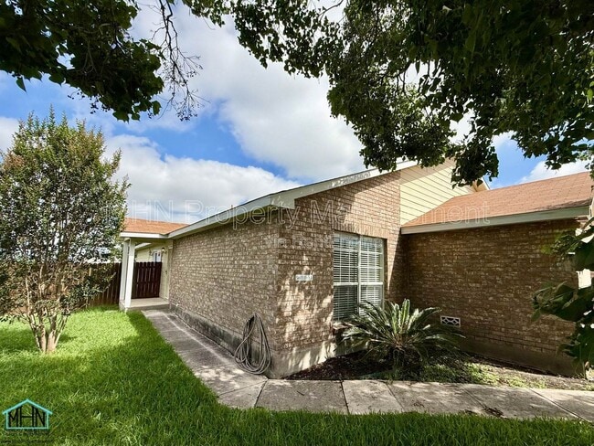 Building Photo - 5603 Lakebend W Dr