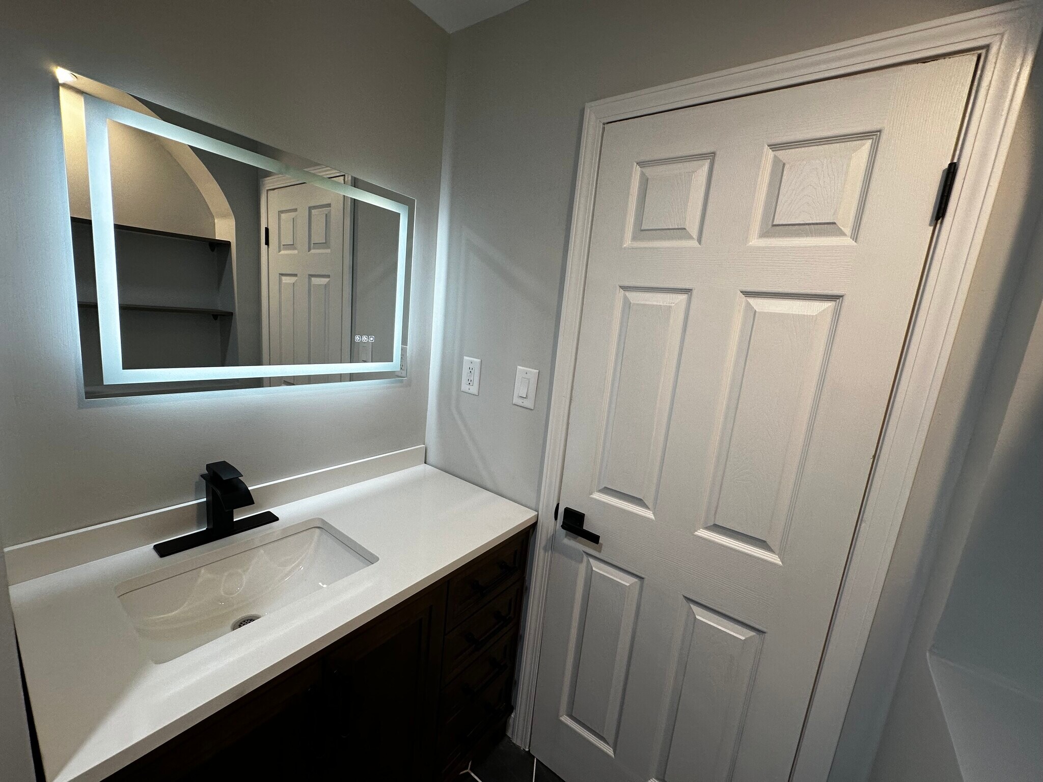 Building Photo - 10325 S Interlochen Dr