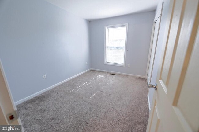 Building Photo - 18500 Bull Run Dr