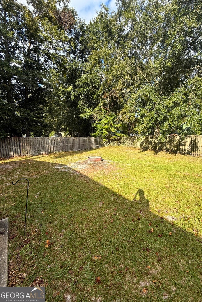 Building Photo - 122 Royal Acres Cir