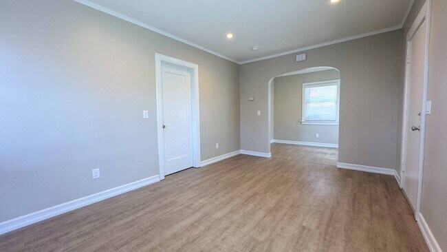 Building Photo - DL Georgia