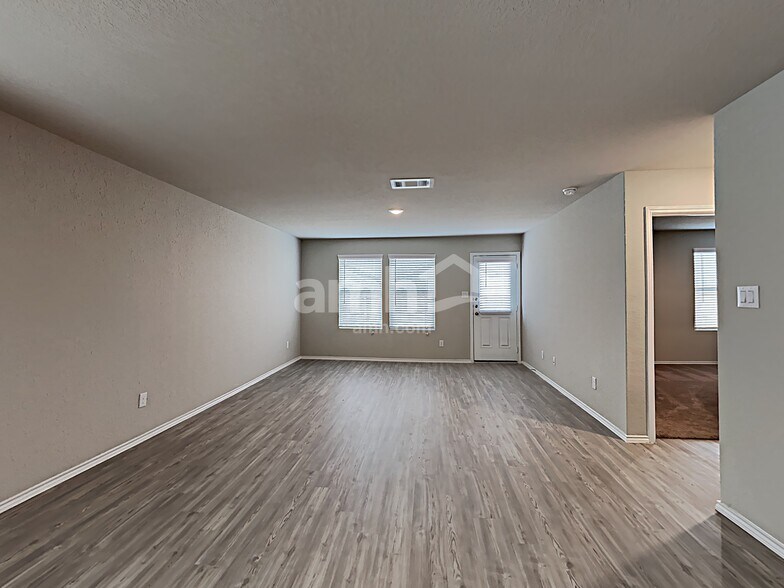 Building Photo - 10603 Varmus Dr