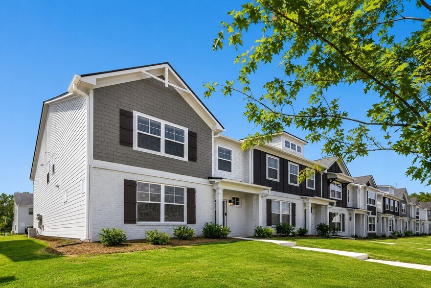 Building Photo - 2024 Woodbine Wy