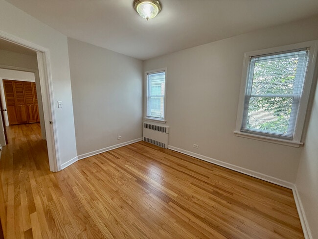 Building Photo - 6147 N Meade Ave