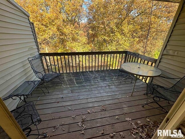 Building Photo - 3820 Creek Hill Dr