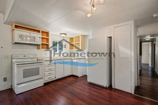 Building Photo - 2 Bedroom 1 Bath Home Available in Sagle's...