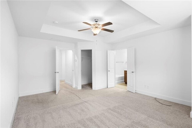 Building Photo - 6256 Hillandale Dr