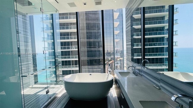 Building Photo - 17141 Collins Ave