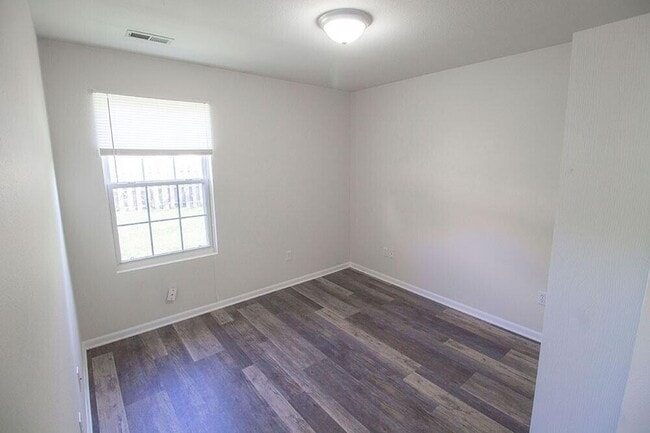 Building Photo - 1603 E Smiley Ln