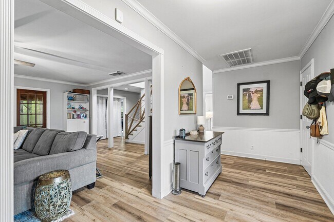 Building Photo - 12101 Tumbleweed Ct