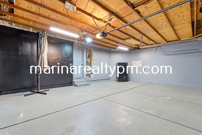 Building Photo - Home Sweet home-Beautiful remolded 3 bedroom 2 bathroom