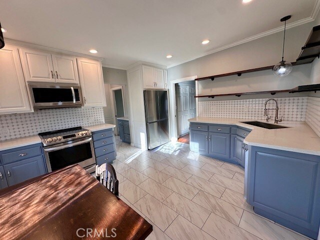 Building Photo - 519 E Stuart Ave