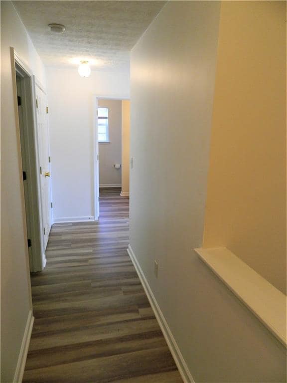 Building Photo - 20 Chantilly Pl
