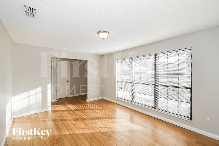 Building Photo - 2462 Ridgecrest Ave