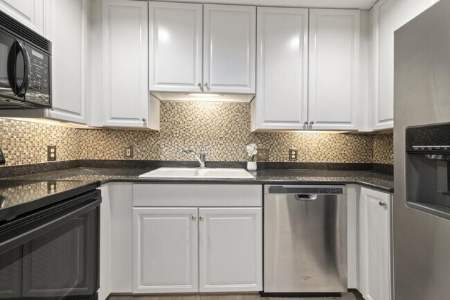 Building Photo - 195 14th St NE