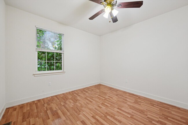 Building Photo - 1511 Master St