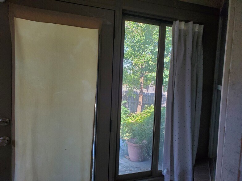 Building Photo - 6812 Coldwater Canyon Rd