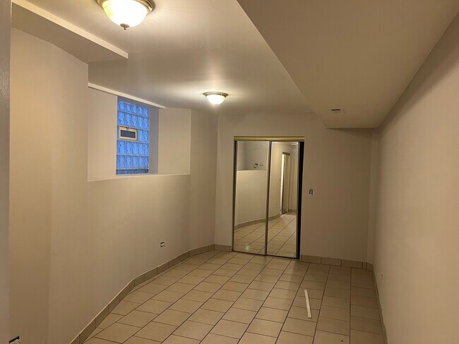 Building Photo - 4204 S Drexel Blvd