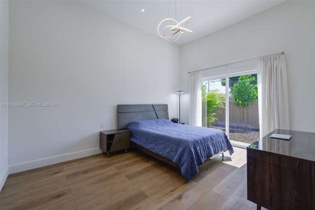 Building Photo - 635 SW 9th St